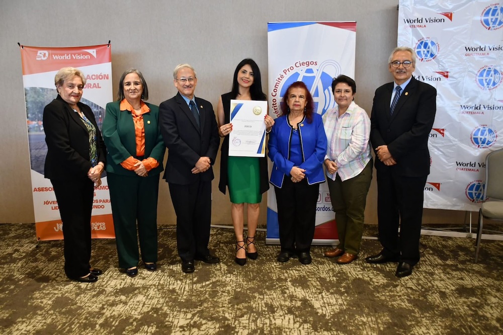 Reconocimiento en IAK Guatemala por el compromiso con la inclusión laboral