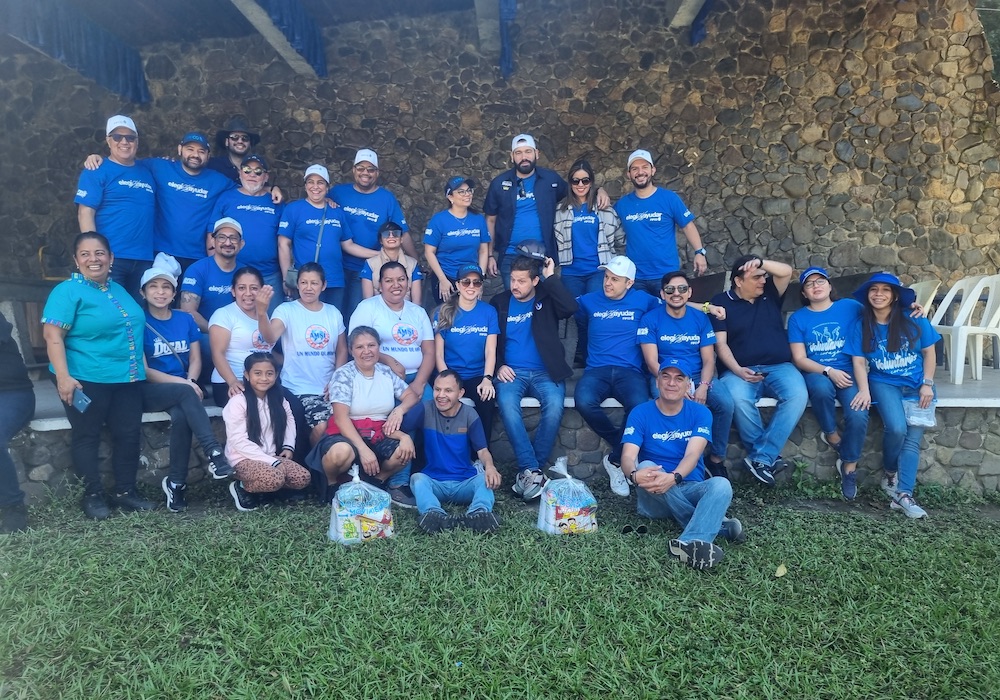 Personas voluntarias de 7 países se unen para transformar vidas en Guatemala
